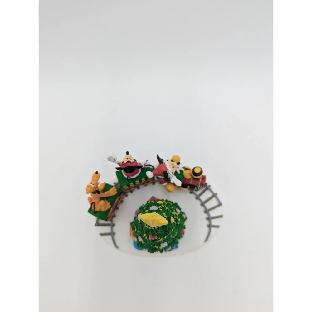 Department‎ 56 Disney Village Miniature Display Piece Mickey's Holiday Express